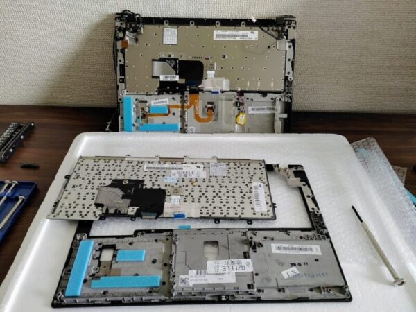 ThinkPadX270のパームレストにキーボードを取り付ける